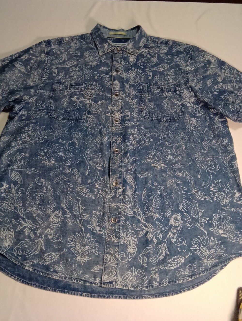 Men's Short-Sleeve Blue Floral Button-Up Shirt